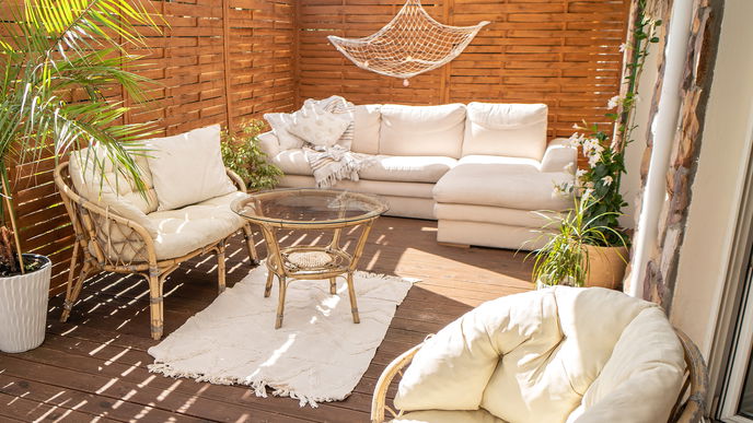 Balkon gestalten 2026: 6 günstige Boho-Accessoires für das perfekte Ibiza-Feeling