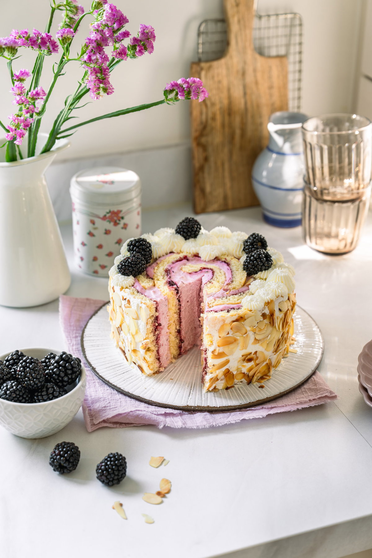 Brombeer-Wickeltorte