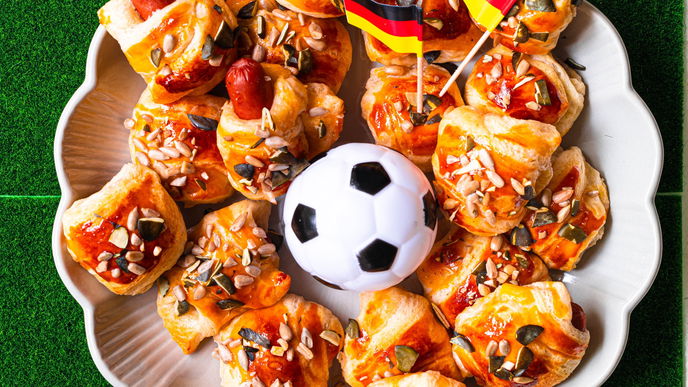 WM-Snack 2026: Diese Cheesy Hot-Dog-Rolls sind der absolute Star beim Fußballabend!