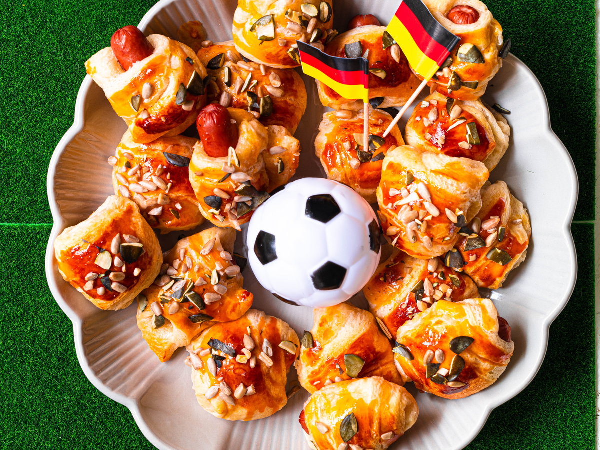 Cheesy Hot-Dogs-Rolls