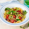 Sommergefühl auf dem Teller: Fruchtiges & leichtes Gemüse-Couscous mit dem perfekten Mandel-Crunch