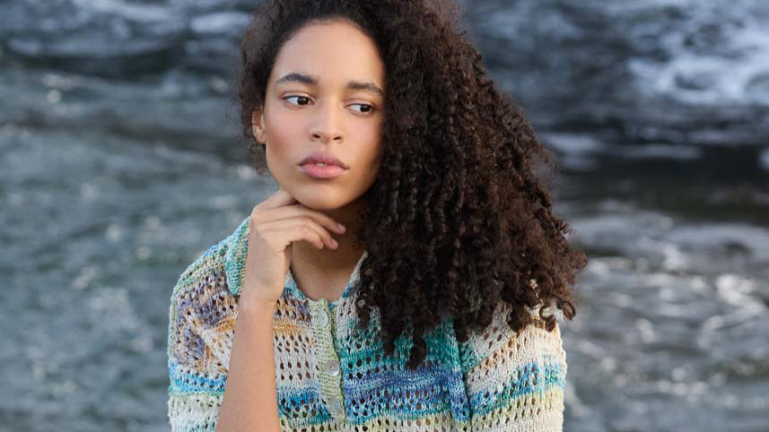 Kostenlose Strickanleitung: So stricken Sie das „Gomitolo Hippie“-Sommershirt von Lana Grossa