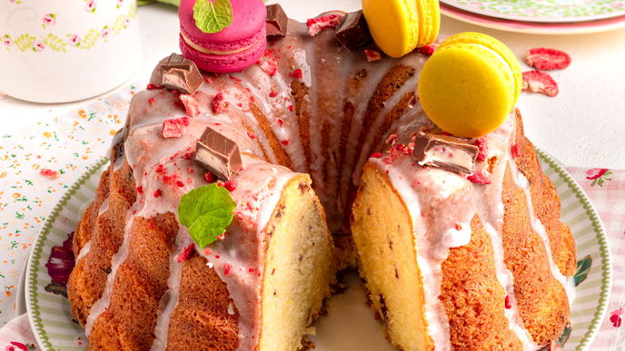 Geniale Back-Idee: Dieser Joghurt-Erdbeerkuchen bringt den Geschmack unserer Lieblings-Schokolade auf den Tisch