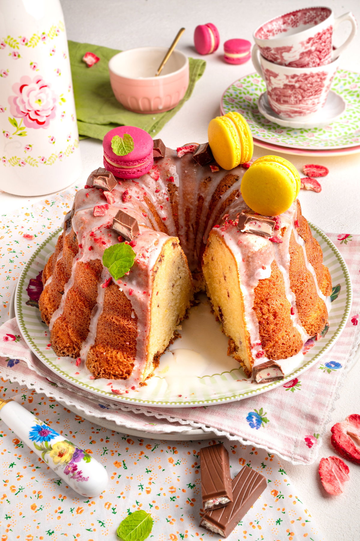Joghurt-Erdbeerkuchen mit Schokolade