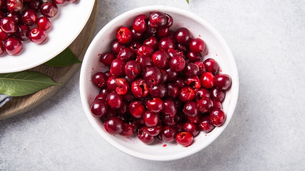 Johannisbeeren entkernen ohne Matscherei: Die 2 besten Methoden im Redaktions-Test