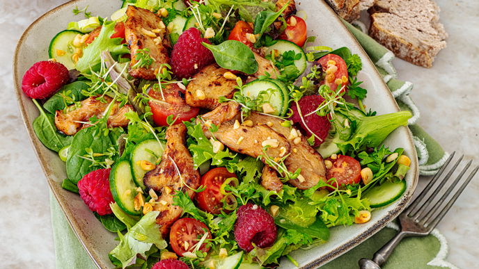 Low-Carb-Sommersalat: Schnelles & Fruchtiges Rezept mit Hähnchen und frischem Obst