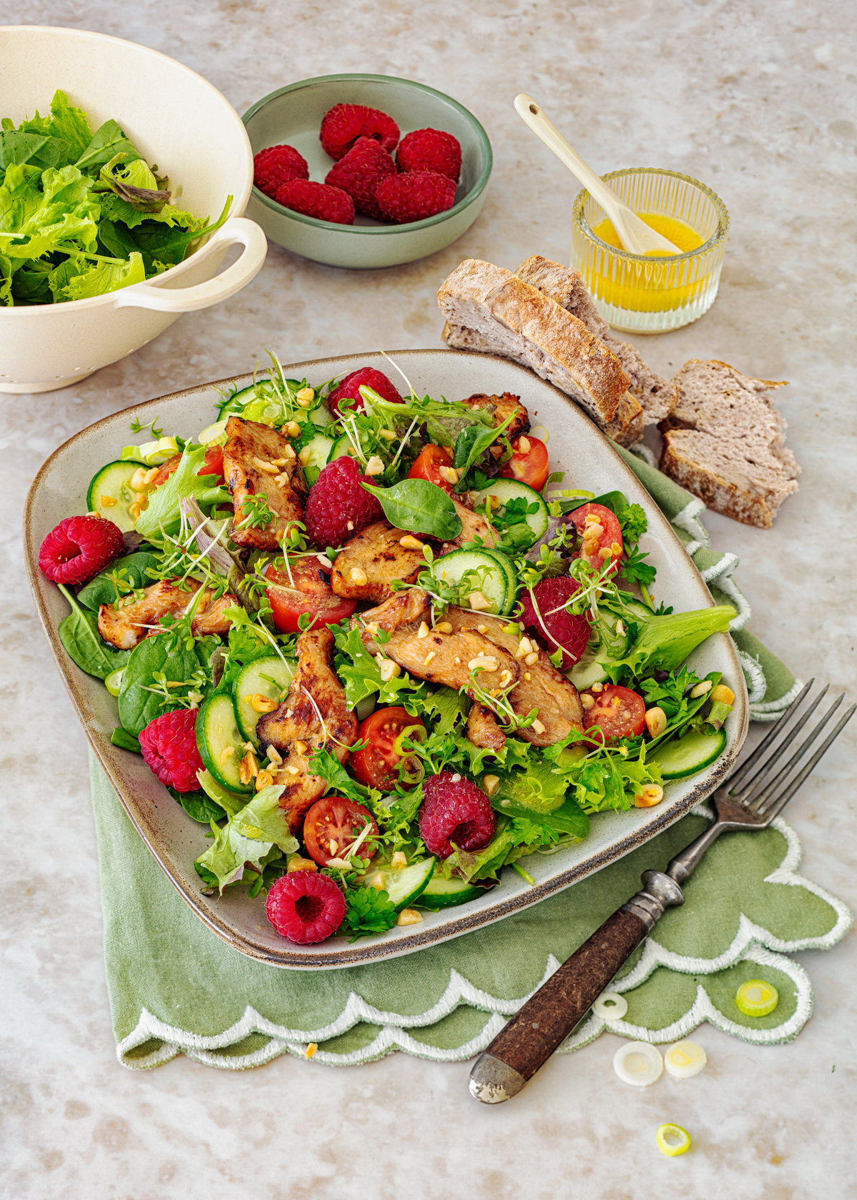 Sommersalat mit Hähnchen