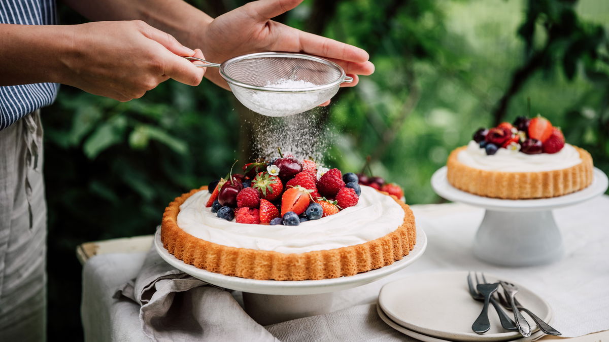 Torten backen im Sommer: Diese 9 Küchen-Gadgets retten Ihr Gebäck bei Hitze