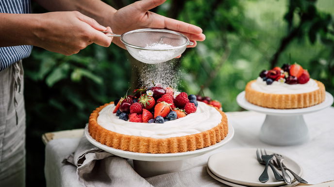 Torten backen im Sommer: Diese 9 Küchen-Gadgets retten Ihr Gebäck bei Hitze