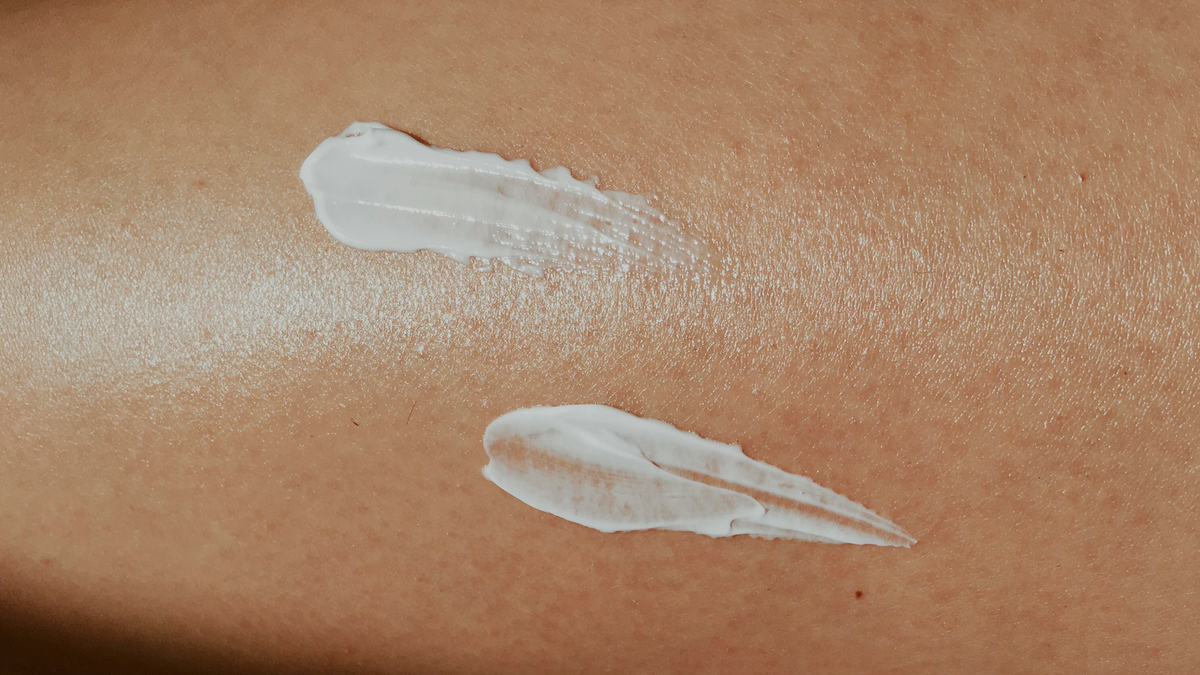 Pflege + Schutz: Auf diese Körper-Sonnencremes für reife Haut schwöre ich als Beauty-Expertin