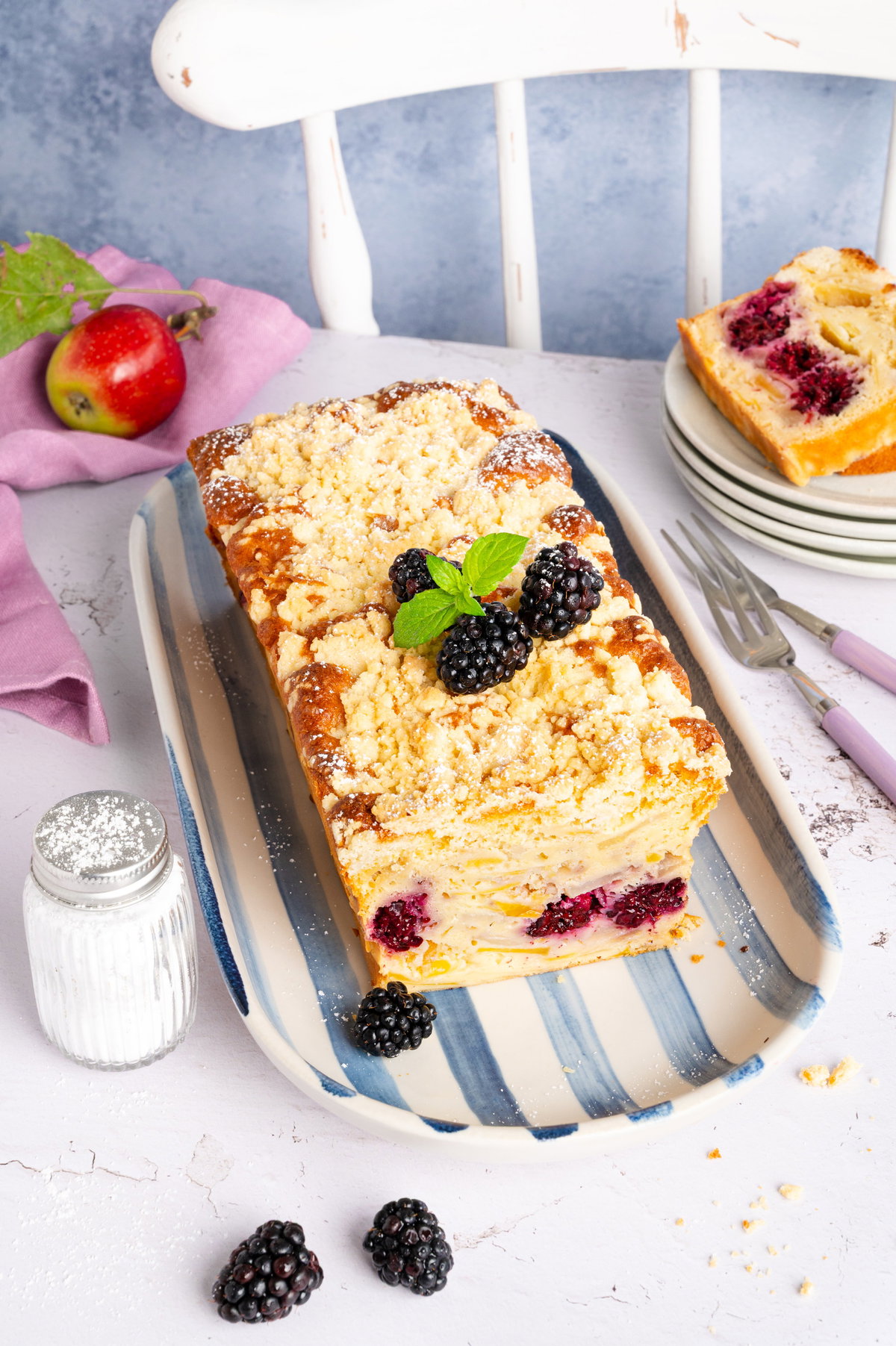 Apfel-Brombeer-Kuchen mit Streuseln