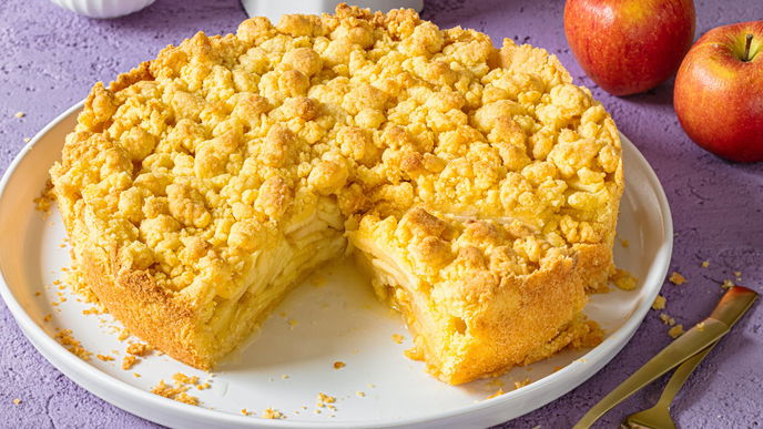 Wie bei Oma, nur glutenfrei: Der saftigste Apfel-Streuselkuchen für den Sonntagskaffee