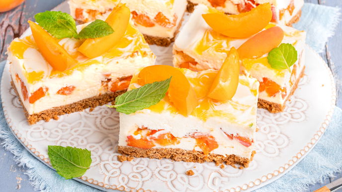 Geniales Käsekuchen-Rezept: Fruchtige Aprikosen-Cheesecake-Schnitten für den Sommer