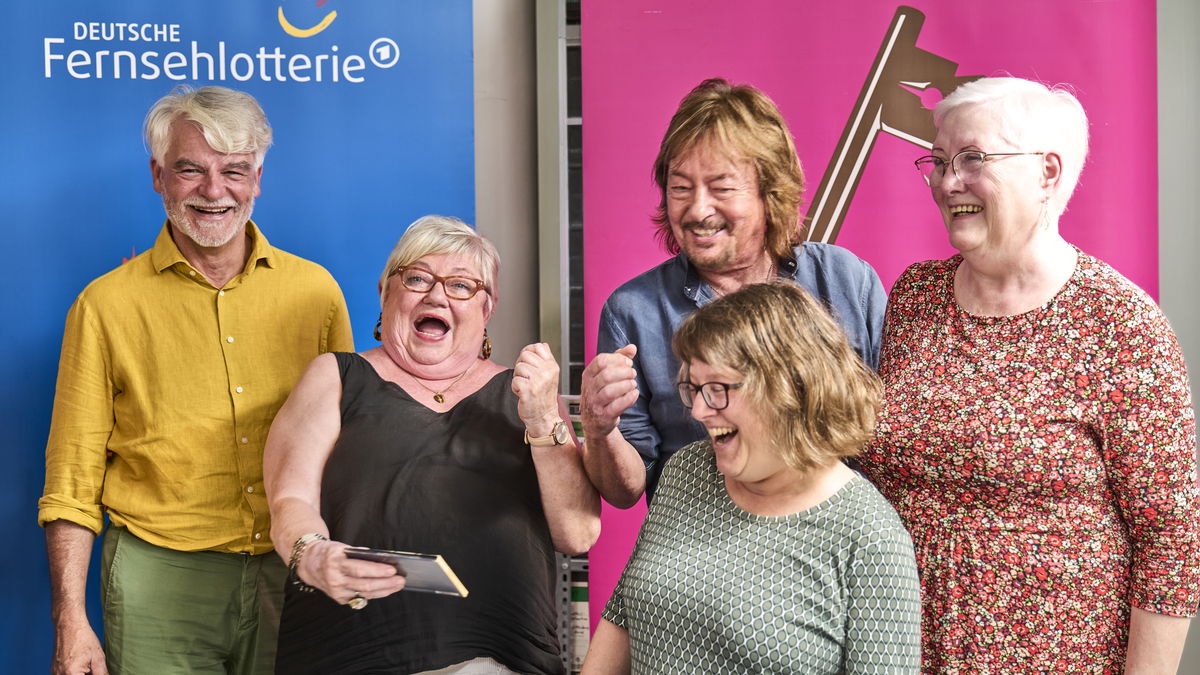 Chris Norman und die DEUTSCHE FERNSEHLOTTERIE schenken Senioren kulturelle Teilhabe in Berlin