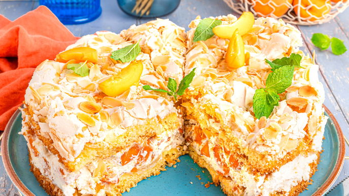 Himmelstorte mit Aprikosen: So gelingt das elegante Rezept Schritt für Schritt