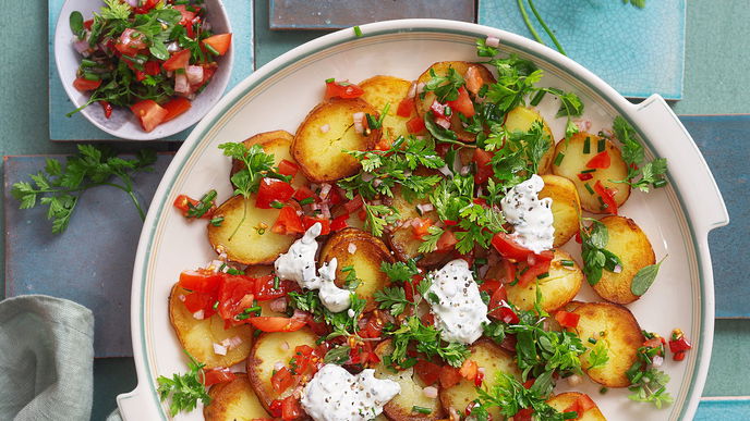 Das Auge isst mit: Unser schnelles Rezept für Kartoffel-Carpaccio mit Kräutercreme