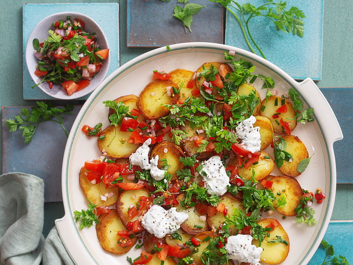 Das Auge isst mit: Unser schnelles Rezept für Kartoffel-Carpaccio mit Kräutercreme