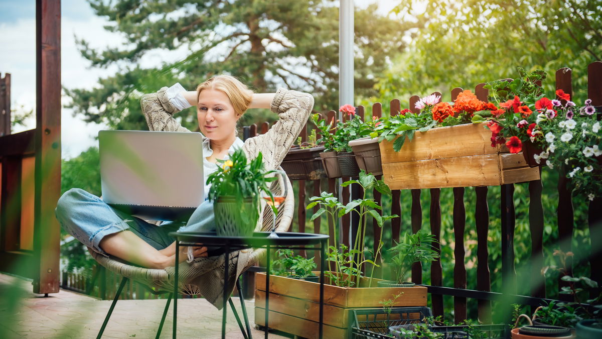 Balkon im Spätsommer: So bleibt er bis in den Herbst richtig schön & bunt