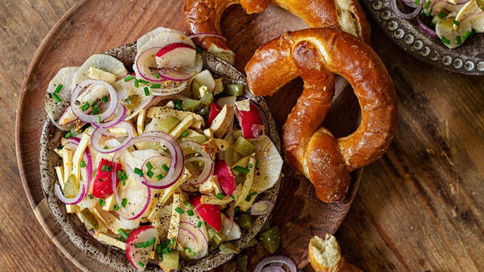 Bunter Brotzeitsalat: Das perfekte vegetarische Rezept fürs Oktoberfest
