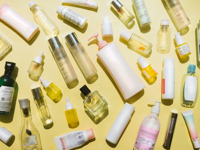 Beauty-Highlights unter 10 Euro: Die 5 besten Drogerie-Lieblinge von dm & Rossmann