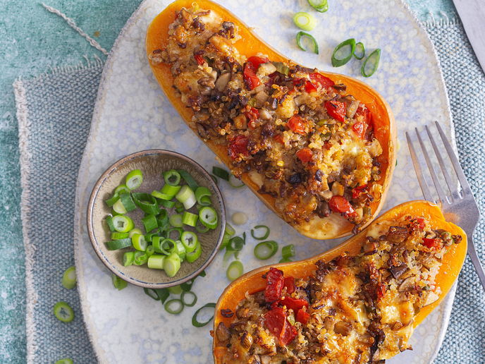 Gefüllter Kürbis mit Quinoa & Hackfleisch: Unser geniales Herbst-Rezept, das satt und glücklich macht