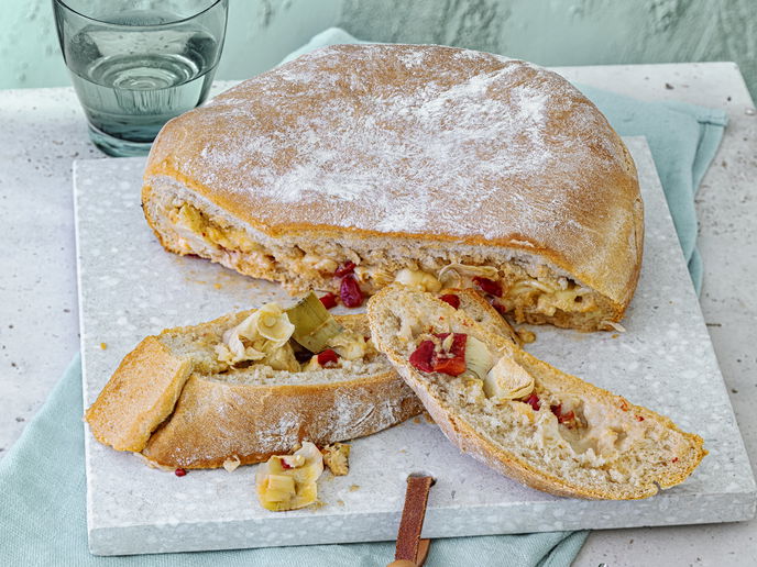 Hefebrot im Focaccia-Style: Mit unserem einfachen Rezept gelingt der mediterrane Brottrend