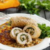 Leckeres Puten-Involtini mit Kürbis-Kartoffelrösti