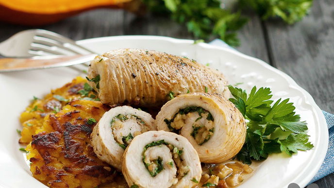 Leckeres Puten-Involtini mit Kürbis-Kartoffelrösti