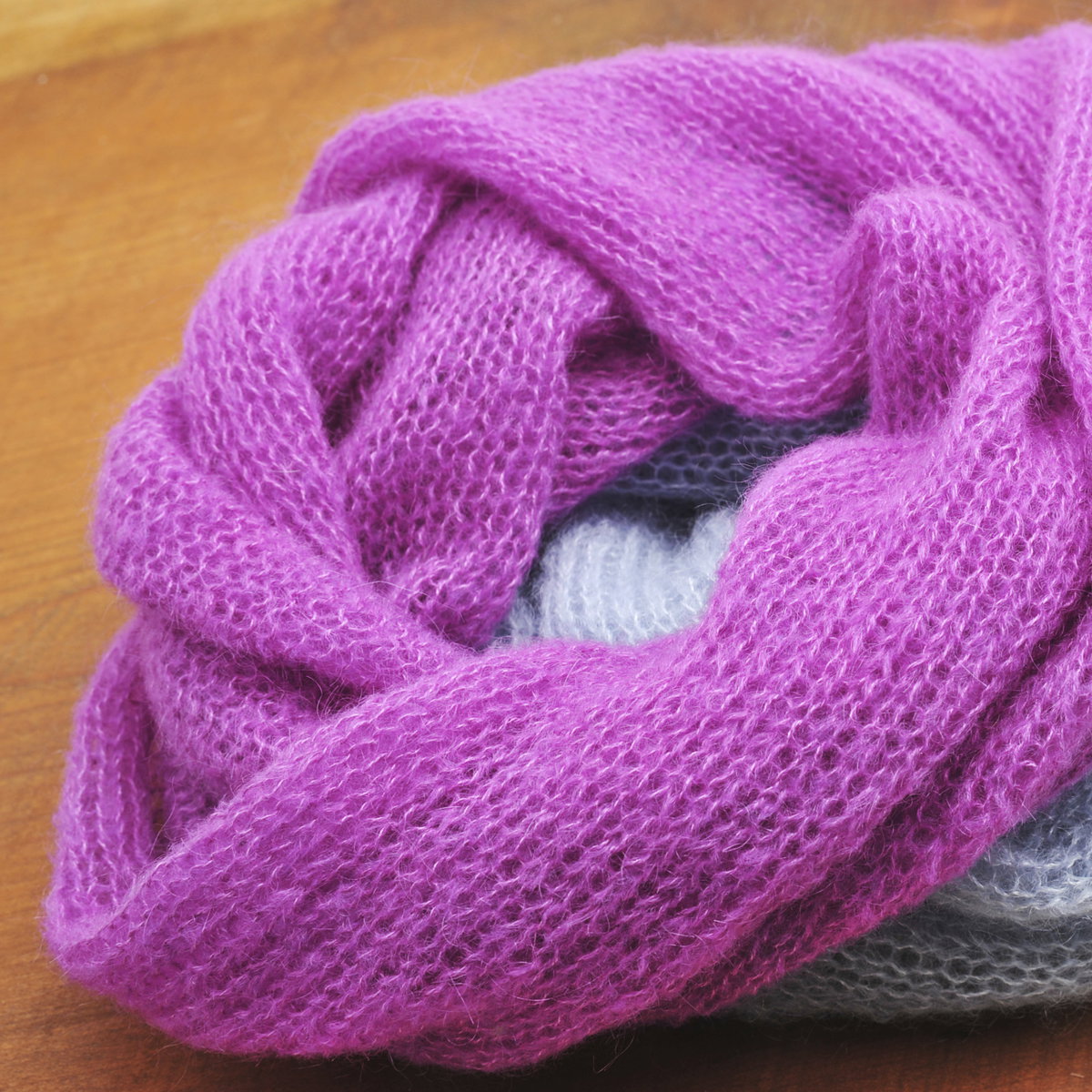 Schlauchschal zum Selberstricken - Kostenlose Anleitung, wie Sie einen trendigen Schlauchschal, auch Loopschal genannt, unkompliziert selbst stricken können