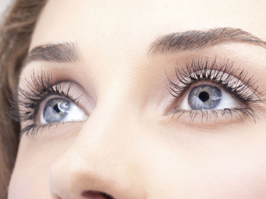 Frau mit blauen Augen - Tipps und Tricks die Ihren Augen gut tun