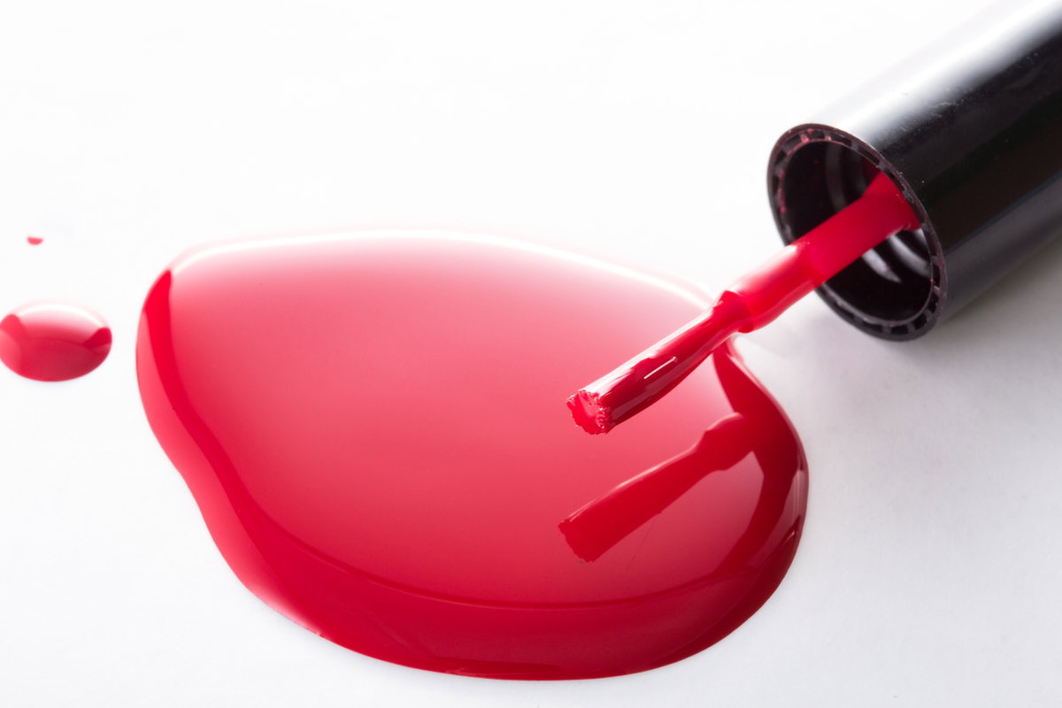 Roter Nagellack - Die richtige Pflege und das Lackieren