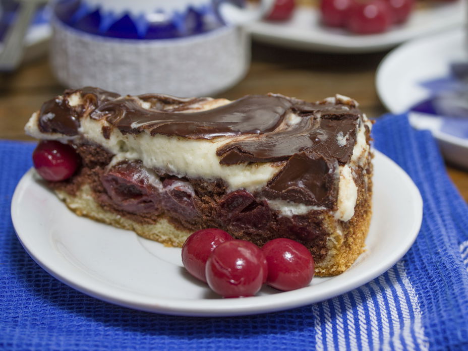 Donauwelle - So backen Sie die leckerste Donauwelle mit saftigen Kirschen und einer tollen Vanillecreme