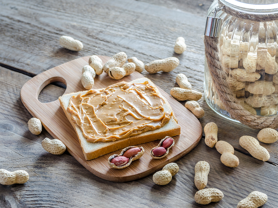 Erdnussbutter und Toast bilden ein ideales Frühstück für die Militär-Diät