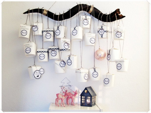 Selbstgemachter Adventskalender mit Geschenken in Foodboxen