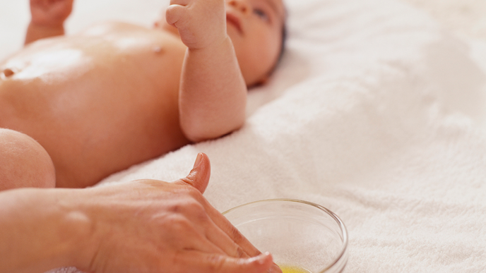 Alleskönner Babyöl: Die besten Beauty-Tricks