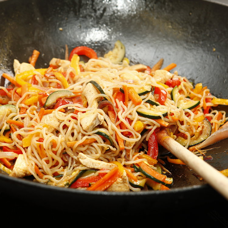 Asia-Bratnudeln mit Gemüse