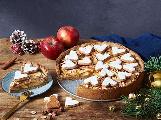 Apfel-Marzipan-Kuchen mit Bahlsen Apfelzimt-Herzen