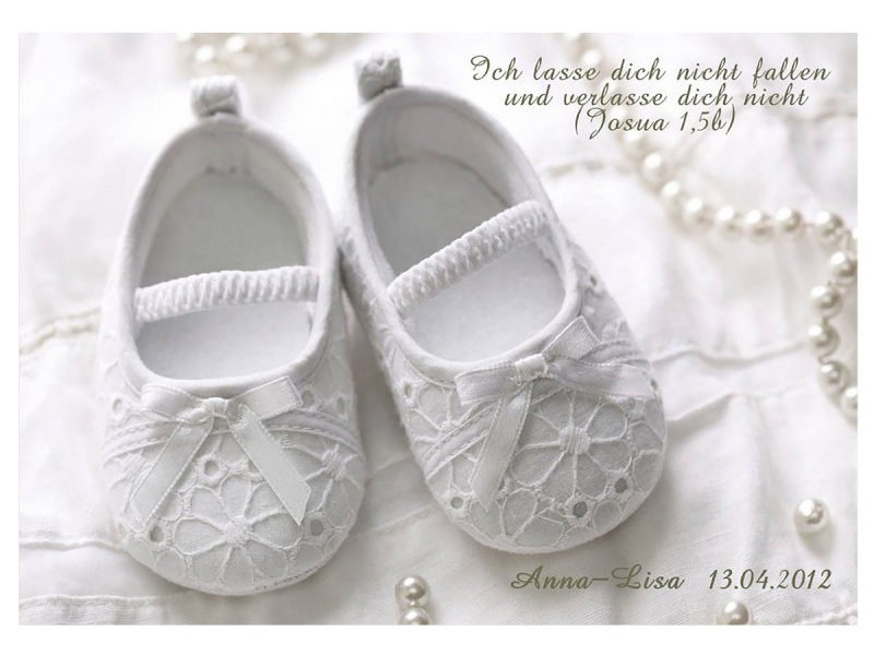 weiße Baby-Taufschuhe
