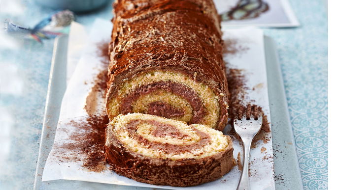 Biskuitrolle mit Schokocreme