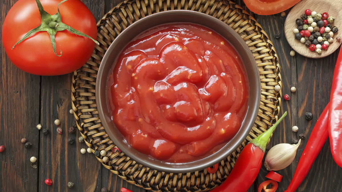 Chili-Soße mit gerösteter Paprika & Tomate 
