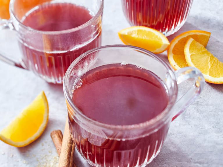 Thermomix-Rezept: Cranberry-Holunder-Punsch