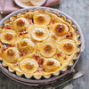 Crème-Brûlée-Kuchen mit Bratäpfeln und Marzipan
