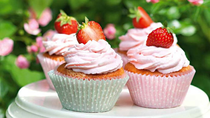 Cupcakes mit Frischkäsetopping