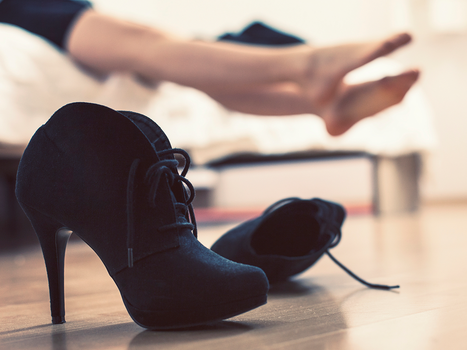 Ist der Schuh ausgezogen, stinken die Füße oft unangenehm