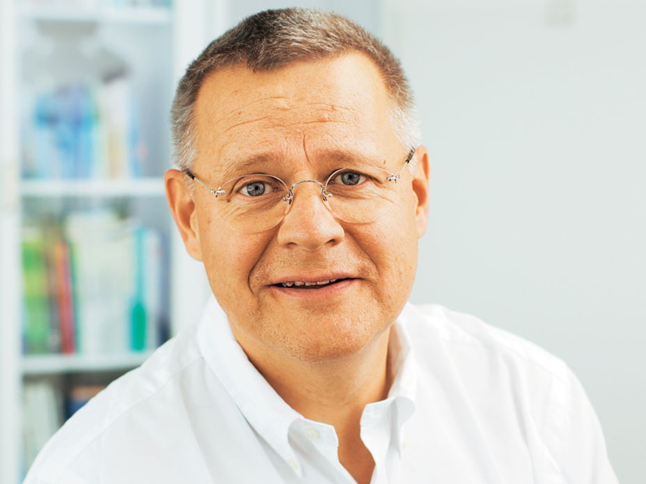 Dr. Martin Adler