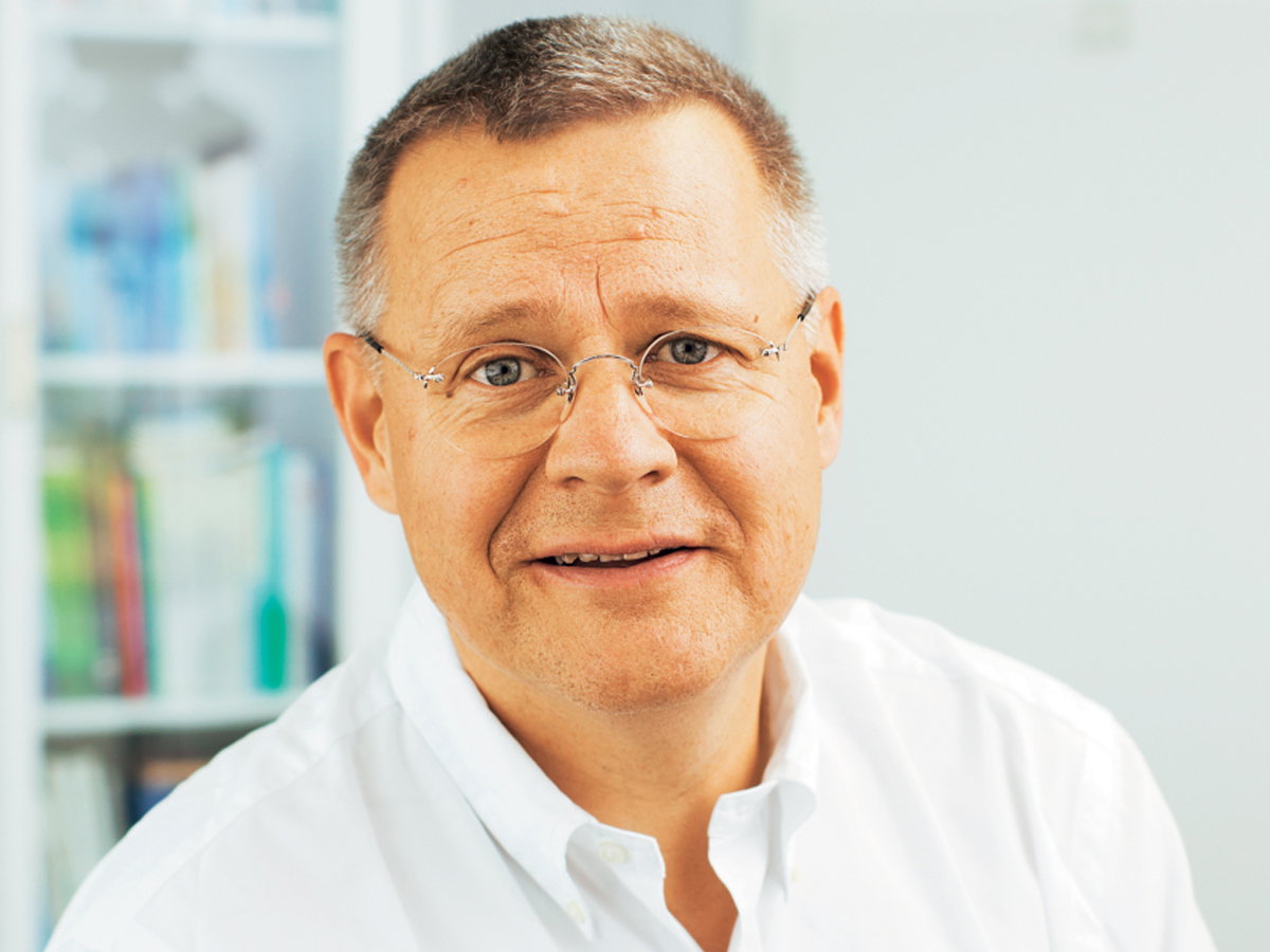 Dr. Martin Adler