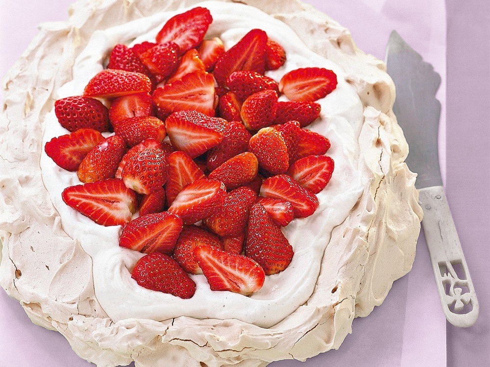 Erdbeer Pavlova