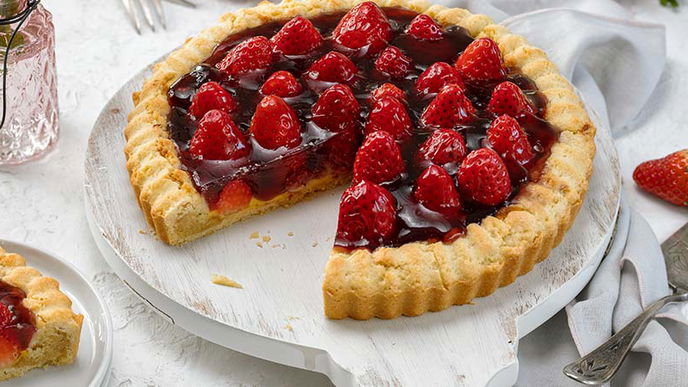 Erdbeerkuchen mit Marzipanrand