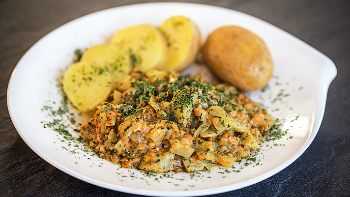 Rezept für veganes Fenchel-Linsen-Curry mit Pellkartoffeln