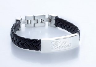 Geflochtenes Lederarmband mit Gravur